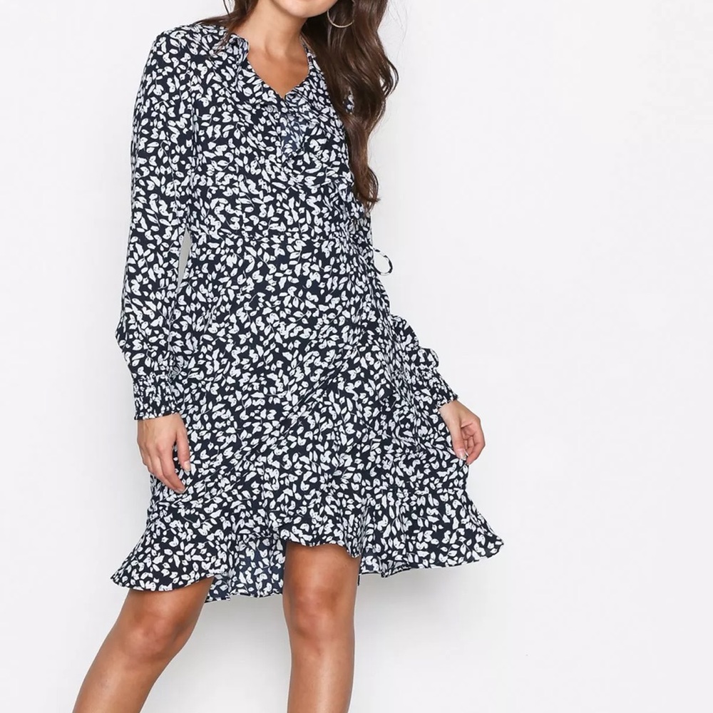 VERO MODA Floral Ruffled Dress
